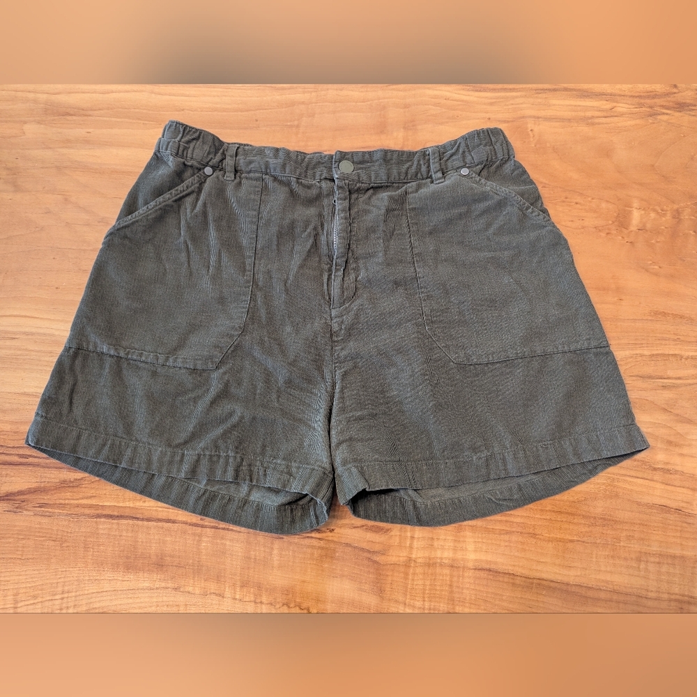 Women's Olive Cargo Shorts